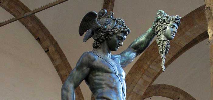 El mito de Medusa revisado. ¿Sabías que fue violada por Poseidón?, Perseo y Medusa, Gorgonas