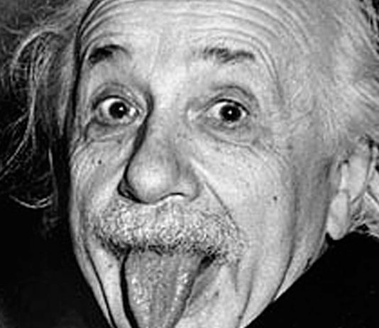 La historia detrás de la famosa foto de Einstein sacando la lengua La historia detrás de la famosa foto de Einstein sacando la lengua