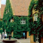 Vivir-en-una-villa-alemana-por-1$-al-año-Sí-es-posible-en-Fuggerei