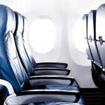 ¿Por qué los asientos de los aviones son azules? Esta y más respuestas sobre ellos