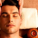 Cómo estimular el cerebro por la mañana, masaje en las sienes