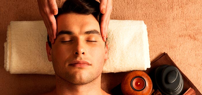 Cómo estimular el cerebro por la mañana, masaje en las sienes