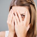 cumplidos dan vergüenza