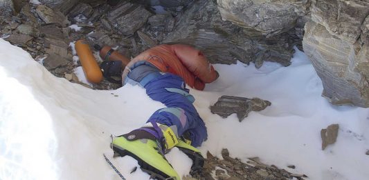 Botas verdes, la macabra historia del cadáver de un escalador del Everest