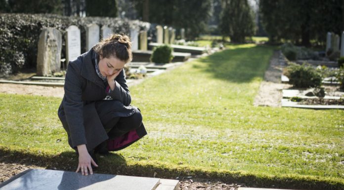 Cómo dar el pésame | 4 consejos para dar apoyo tras una muerte