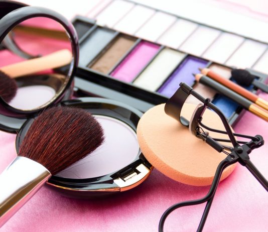 cómo se elaboran los cosméticos