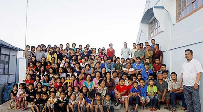 La familia más numerosa del mundo | 39 esposas y 94 hijos