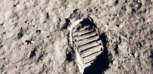 personas que han pisado la luna