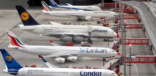 ¿Sabes por qué los aviones son blancos generalmente? | ¡Te lo contamos! ¿Sabes por qué los aviones son blancos generalmente? | ¡Te lo contamos!