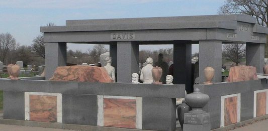 5 Tumbas o lápidas que no podrás creer que existan | Con imágenes