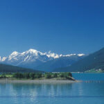 edificios abandonados, iglesia lago