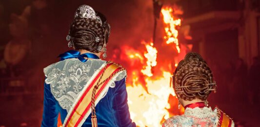 Qué son las fallas de Valencia origen de las fallas