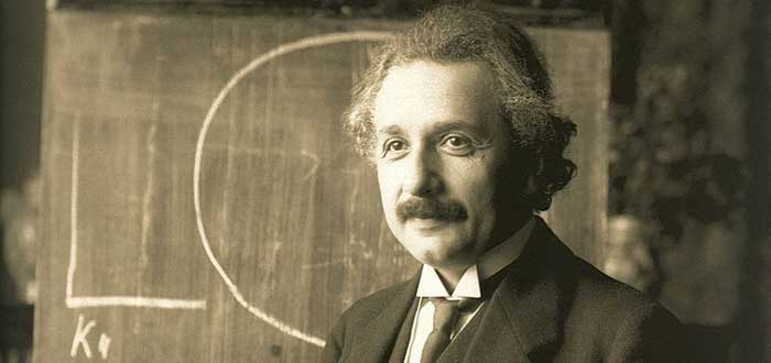 Quem foi Albert Einstein |  Vida, contribuições e curiosidades