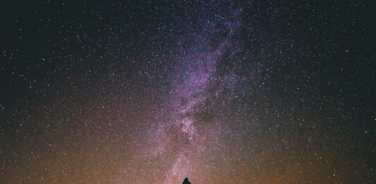 ¿Por qué brillan las Estrellas? | Descubre si las estrellas tienen luz propia Por qué brillan las estrellas, Las estrellas tienen luz propia