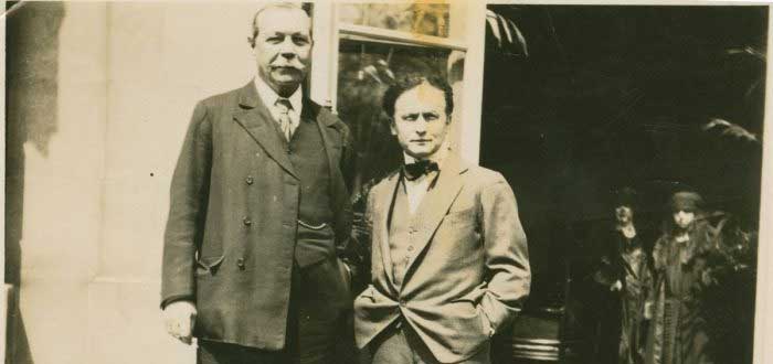 Quién fue Arthur Conan Doyle | Vida, Obras y Curiosidades