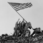 Alzando-la-bandera-de-Iwo-Jima