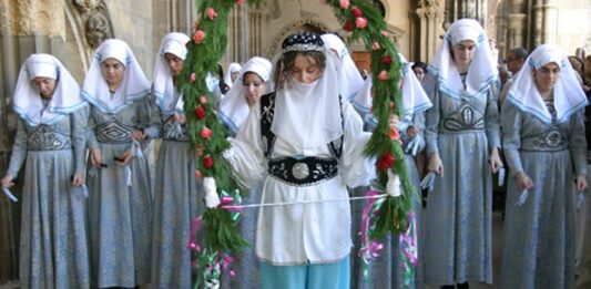 El Tributo de las cien doncellas | Descubre que ocurrió en Asturias El Tributo de las cien doncellas | Descubre que ocurrió en Asturias