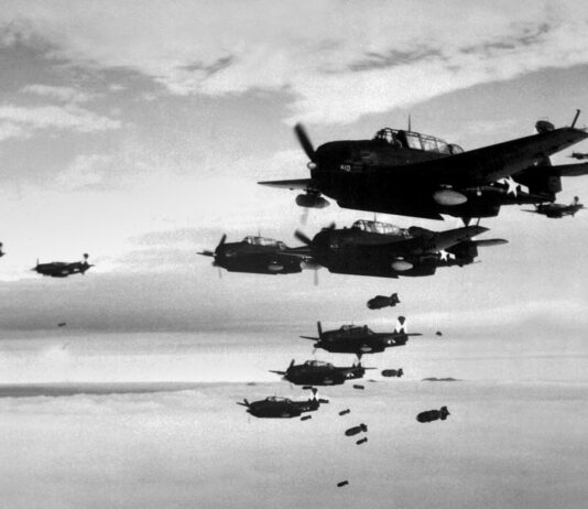 Batalla de Midway | Las fuerzas estadounidenses contra las japonesas Batalla de Midway | Las fuerzas estadounidenses contra las japonesas