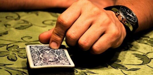 Apofenia | La búsqueda de patrones en información aleatoria Apofenia | La búsqueda de patrones en información aleatoria