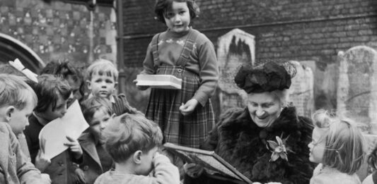 Maria Montessori | Precursora de una nueva forma de educar Maria Montessori _ Mujer, pedagoga y pensadora