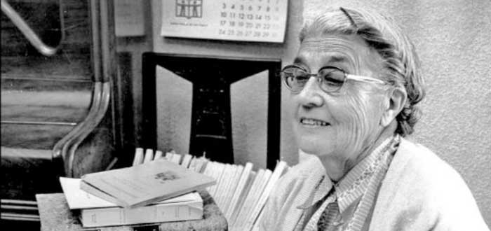 Quién fue María Moliner | La mujer que con un lápiz escribió un diccionario