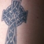 Tatuaje de la cruz celta