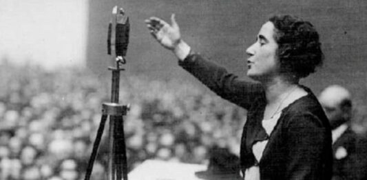 Quién fue la primera mujer en votar