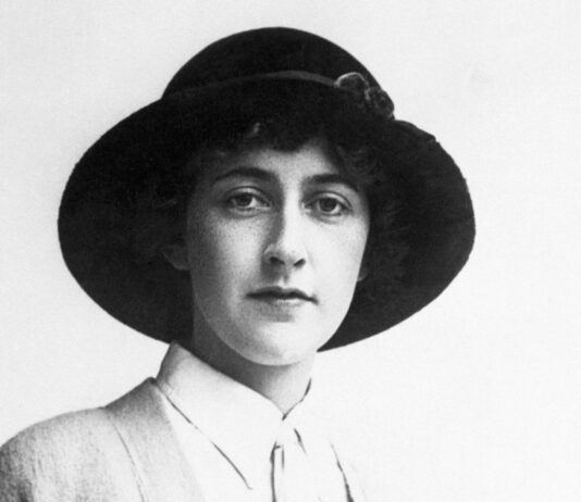Eliminar el término: Con qué profesión soñaba Agatha Christie Con qué profesión soñaba Agatha Christie