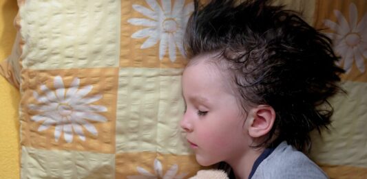 "No puedo dormir por el calor" | 10 trucos para combatirlo
