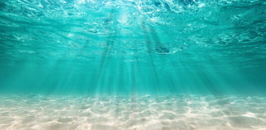 de qué color es el mar