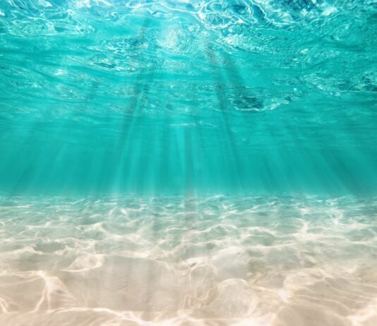 ¿De qué color es el mar? | ¿Realmente es azul? ¡Descúbrelo! de qué color es el mar