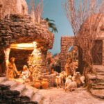 christmas-crib-diorama-picture-id486996106