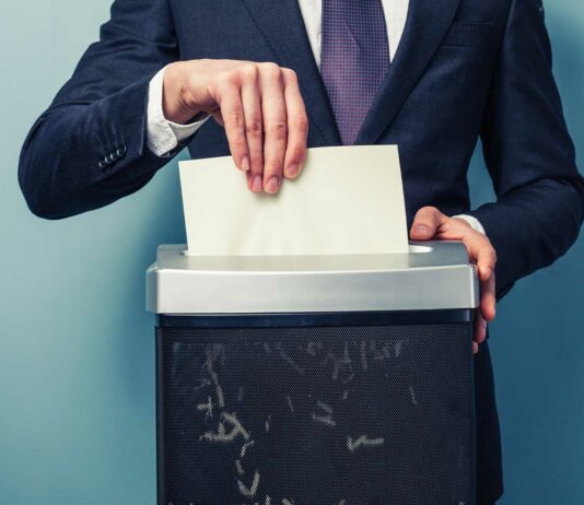 como funciona una destructora de papel