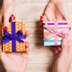 tradiciones-navideñas-venezolanas-intercambio-de-regalos