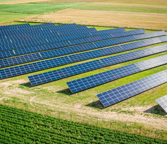 ¿Cómo se obtiene la energía solar y cuáles son sus beneficios?
