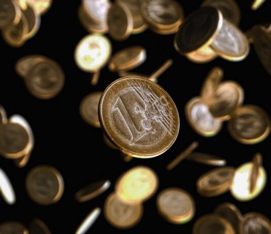 ¿Cuál fue la primera moneda acuñada oficialmente? cuál fue la primera moneda en ser acuñada oficialmente