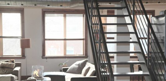 ¿Cómo crear el interior industrial perfecto? Te damos 4 claves el-acero-inoxidable-en-los-interiores-industriales