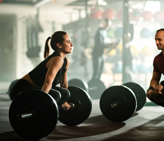 Entrenar en el gym solo vs acompañado entrenar-en-el-gym-solo-o-acompanado