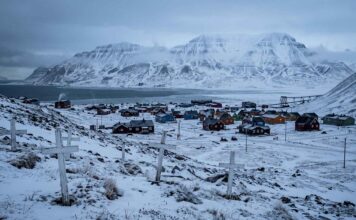 Descubre por qué la ley «prohíbe morir» en Longyearbyen, el pueblo más septentrional del mundo por-que-esta-prohibido-morir-en-longyearbyen