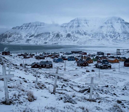 Descubre por qué la ley «prohíbe morir» en Longyearbyen, el pueblo más septentrional del mundo por-que-esta-prohibido-morir-en-longyearbyen